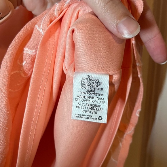 BCX | Embroidered Sleeveless Halter Top in Coral Size Large - Picture 6 of 6